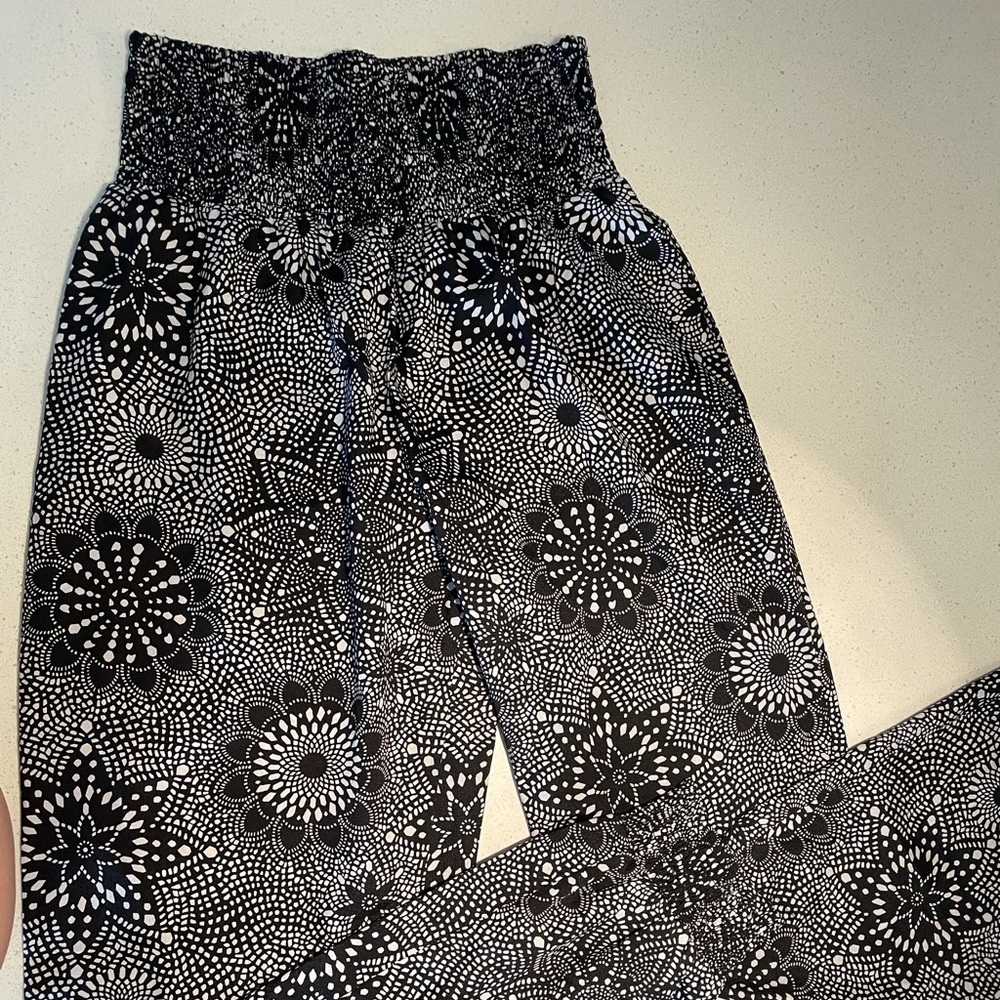 Bebe printed pants
